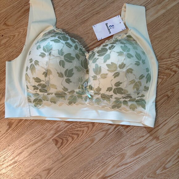 Senobra Pullover Smooth Back & Wide  Straps Bra Cream & Green -Sz 5XL - NEW/TAG - Picture 1 of 4